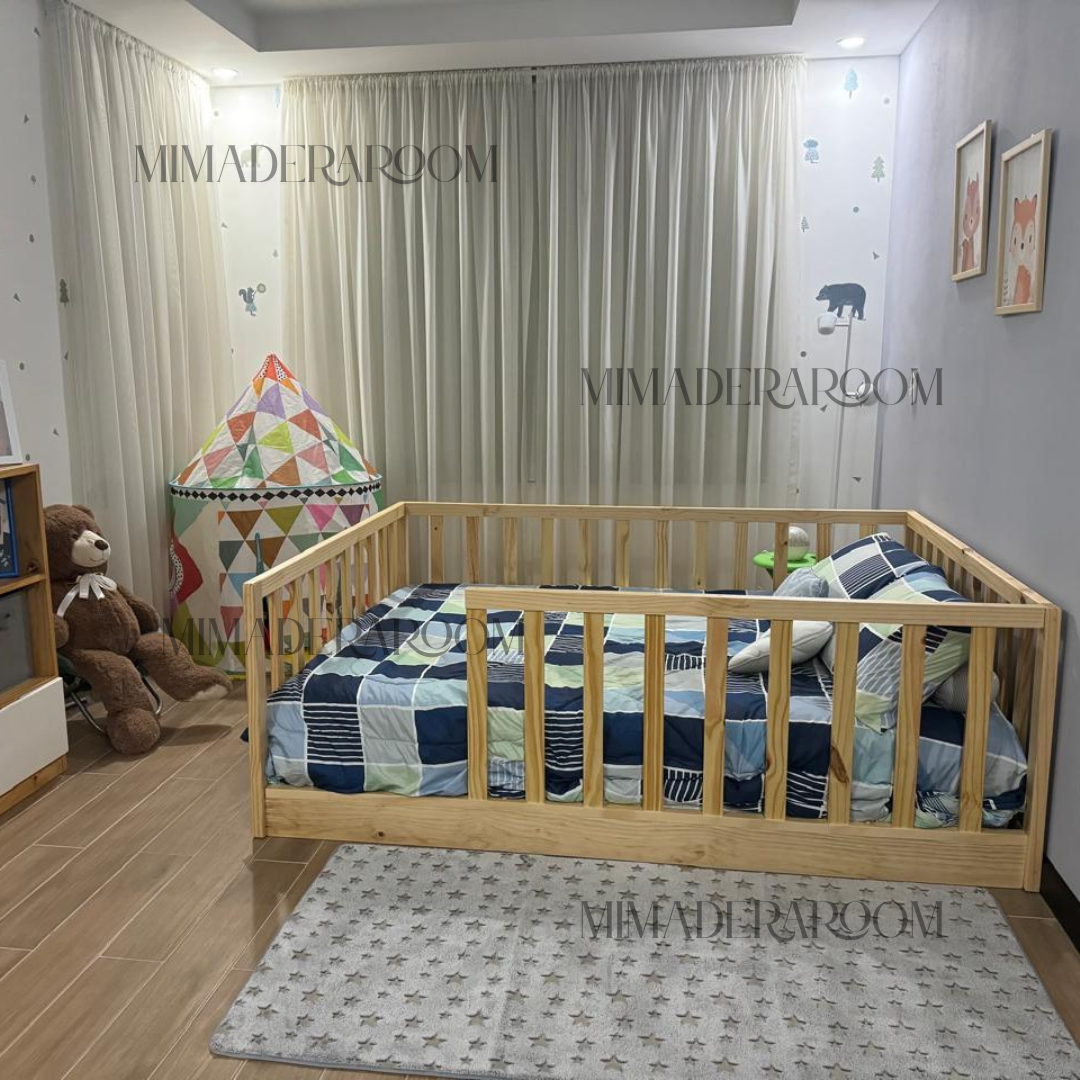 Cama Montessori básica, matrimonial ,Pino + baranda y puerta de 80cm